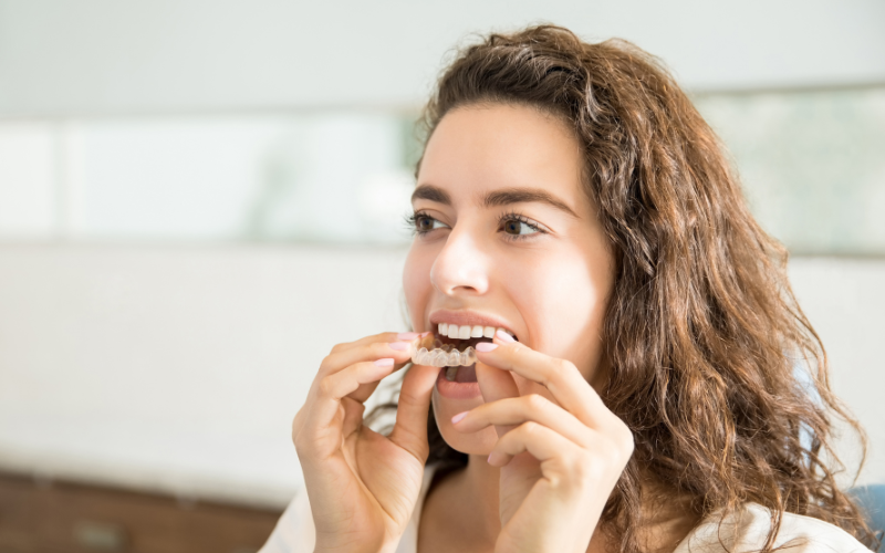 can clear aligners fix my crowded teeth